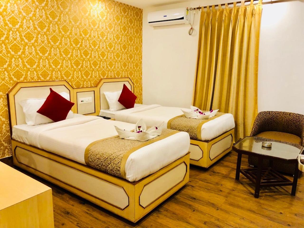 Hotel Prag Continental Guwahati Exterior foto